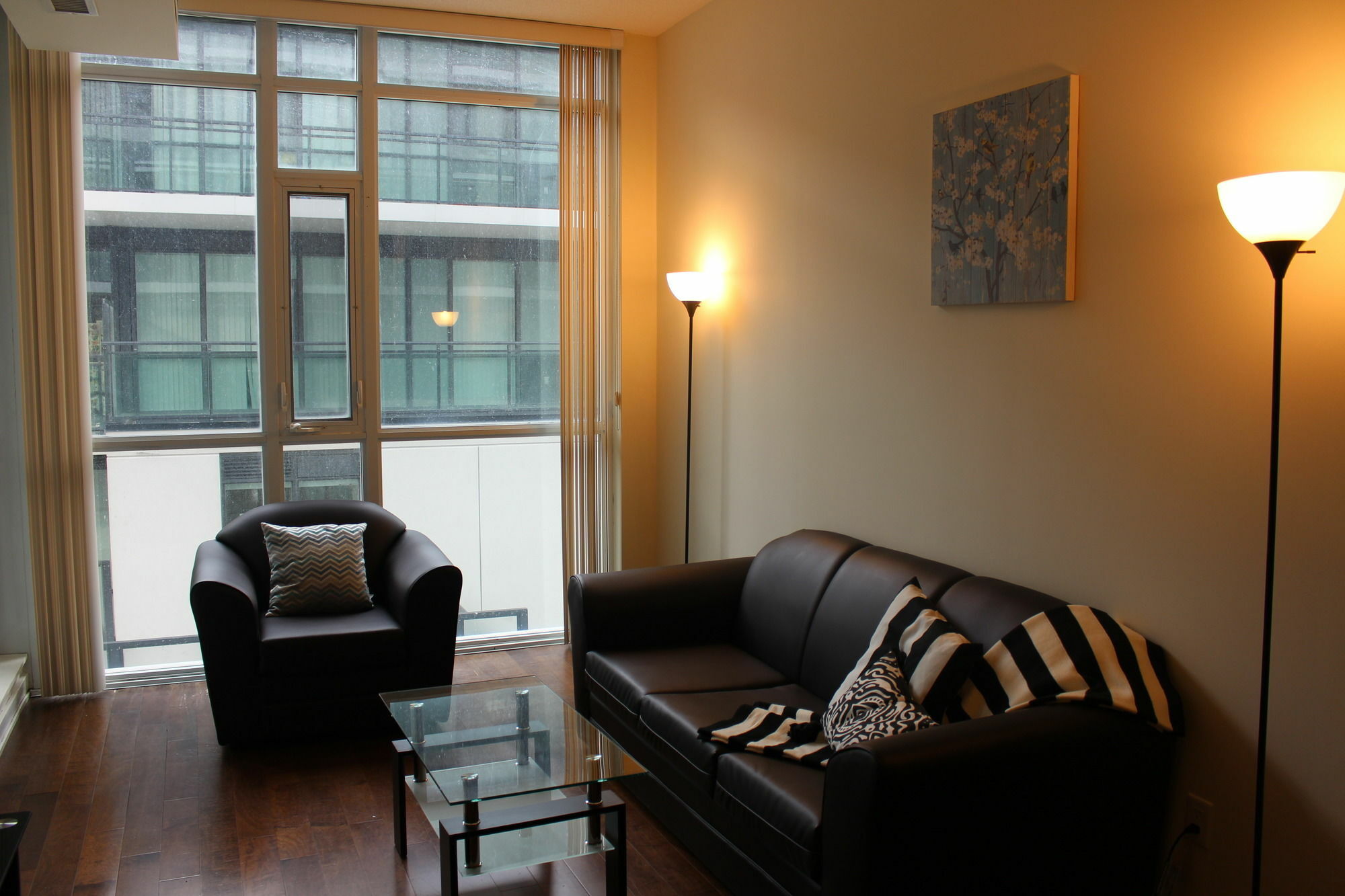 Custom Luxury Suite - By Elite Suites Mississauga Ngoại thất bức ảnh