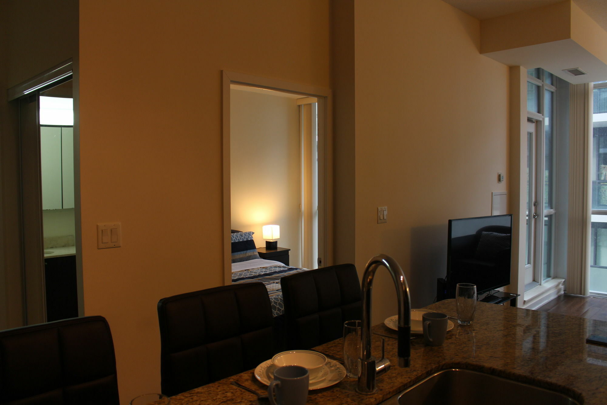 Custom Luxury Suite - By Elite Suites Mississauga Ngoại thất bức ảnh