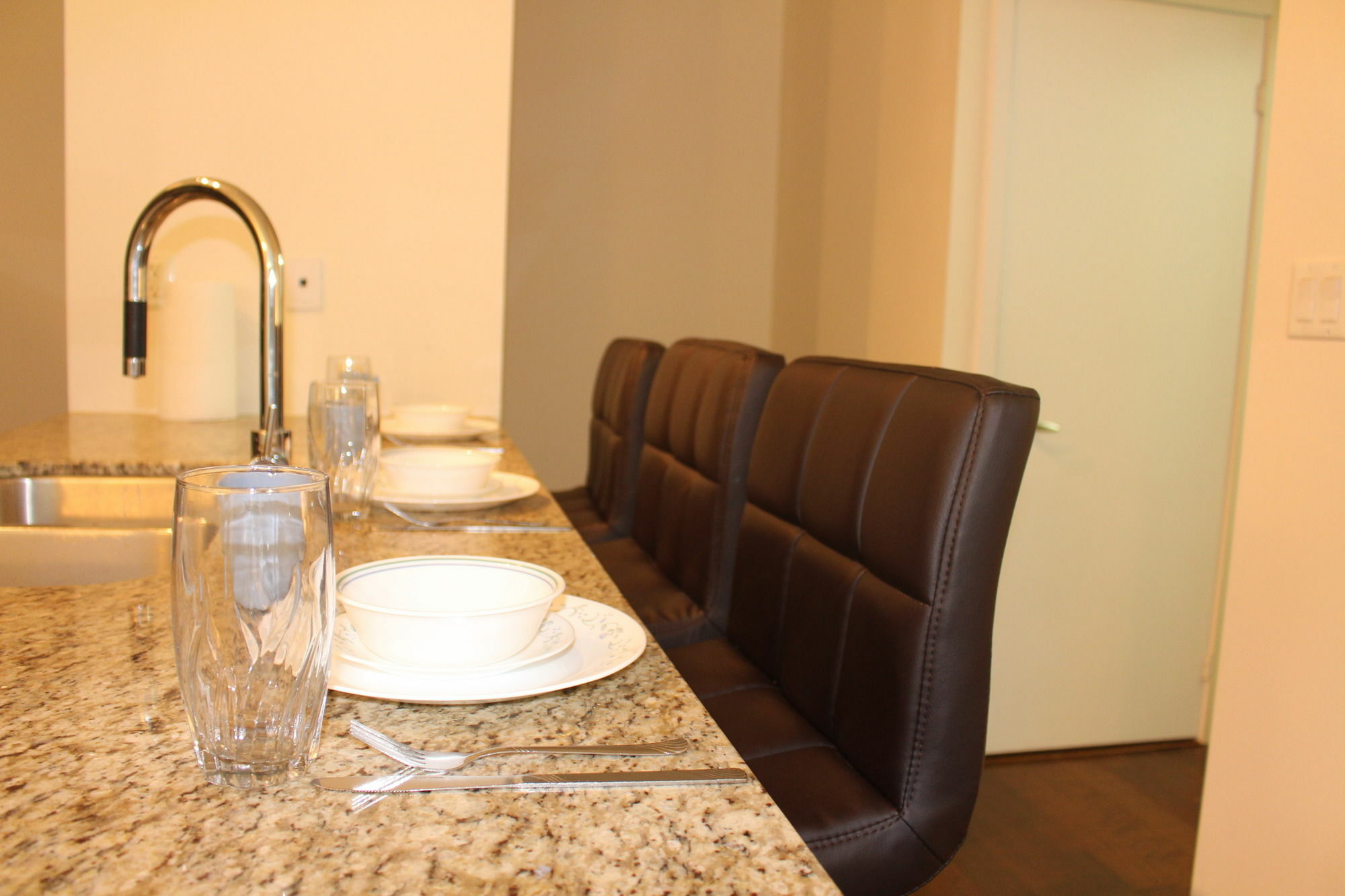 Custom Luxury Suite - By Elite Suites Mississauga Ngoại thất bức ảnh