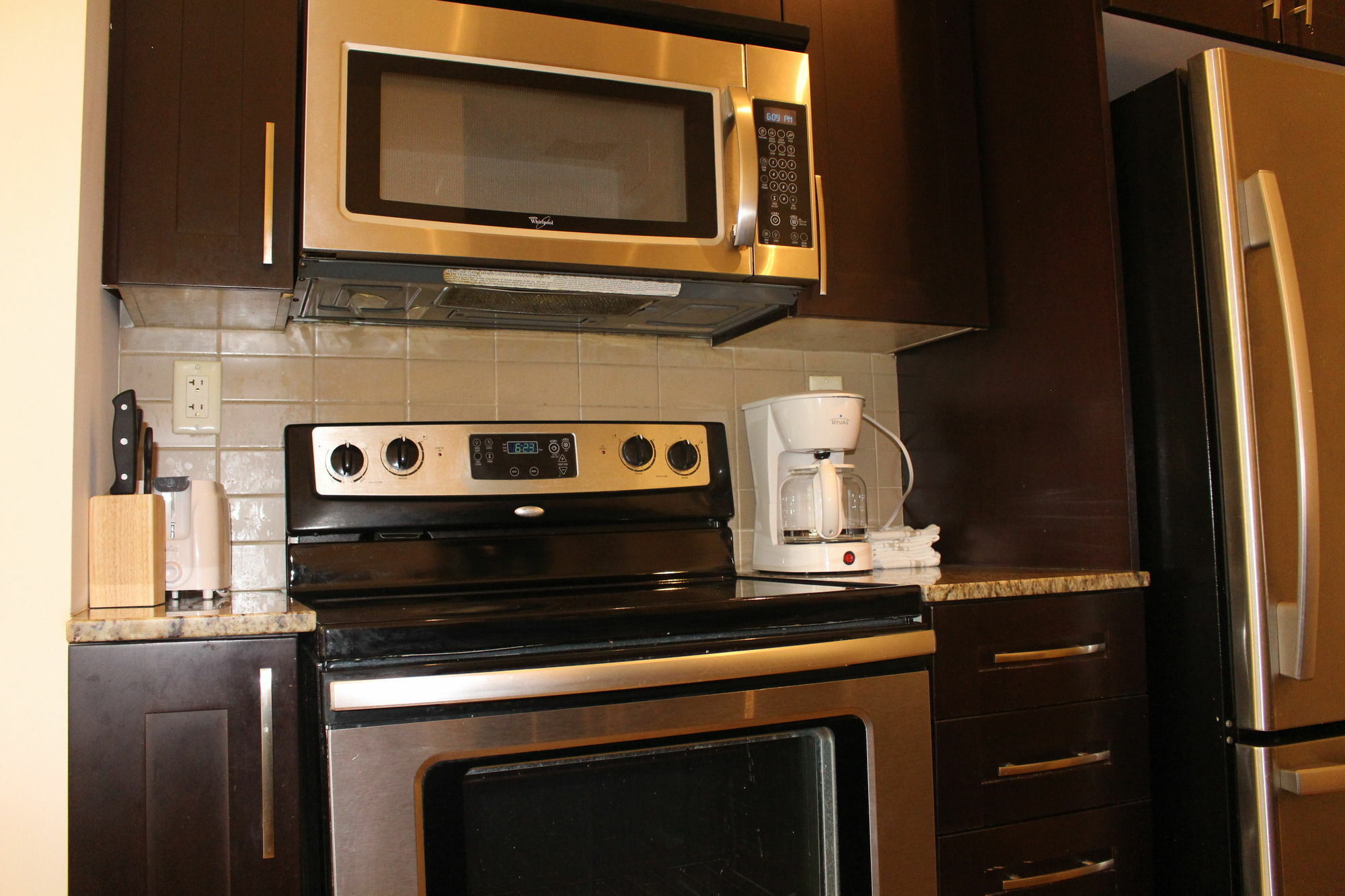 Custom Luxury Suite - By Elite Suites Mississauga Ngoại thất bức ảnh
